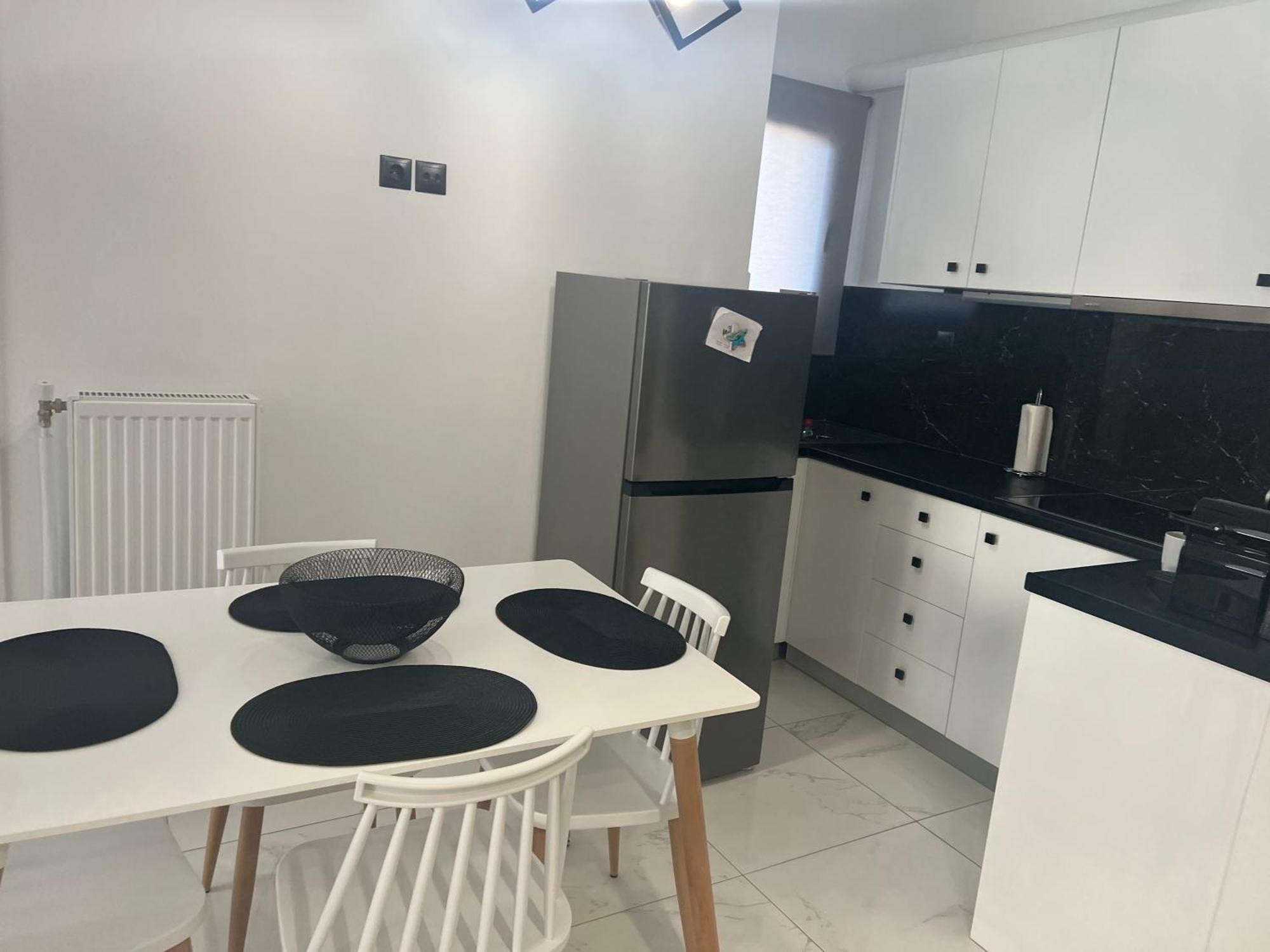 Apartment White *